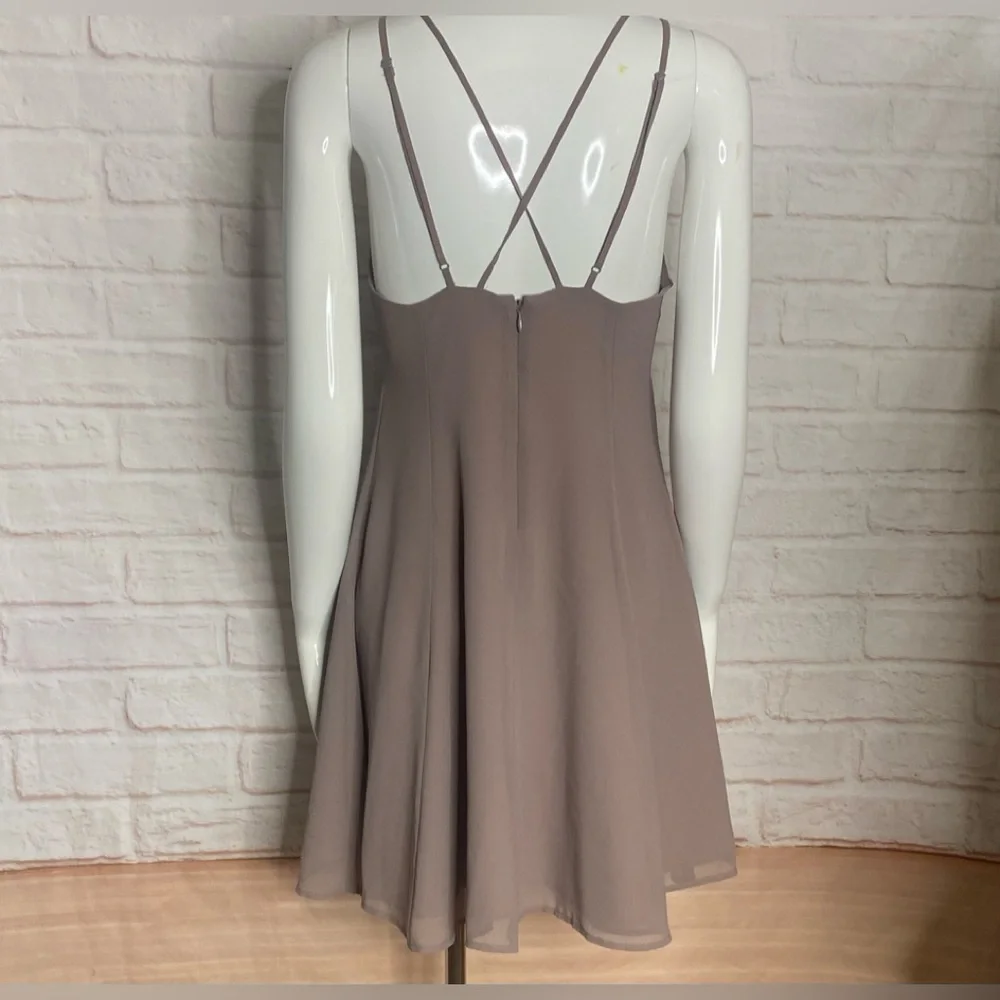 Victoria’s Secret woman Dress size 6 - Picture 3 of 9
